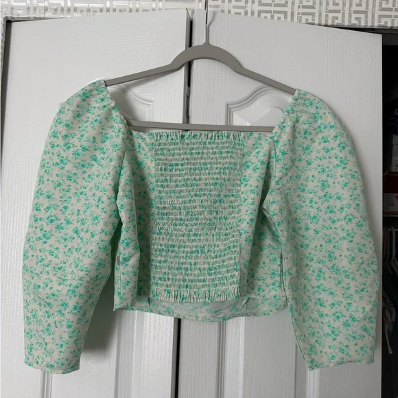 Levi’s Floral Square-Neck Puff Sleeve Crop Top - Picture 8 of 9